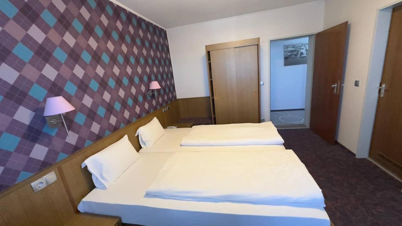 Hotel Ishi Inn Wolfsburg Exteriör bild